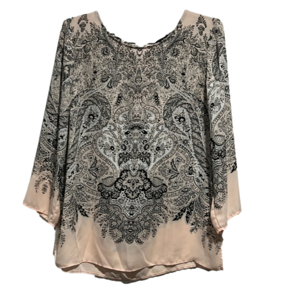 Rose & Olive. Paisley shirt. 3/4 sleeves. Size medium.